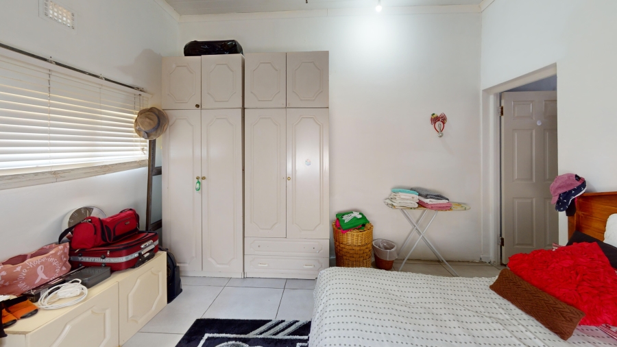 7 Bedroom Property for Sale in Sunbird Park Western Cape